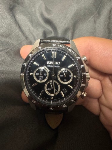 Seiko black dial chronograph - black,