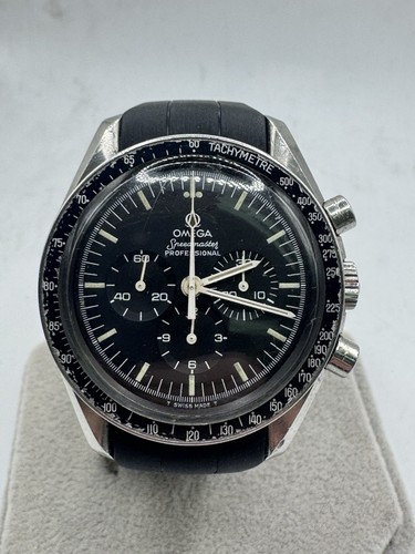 Omega speedmaster moonwatch - omega, st